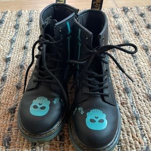 Dr. Martens girls size 2 combat boots